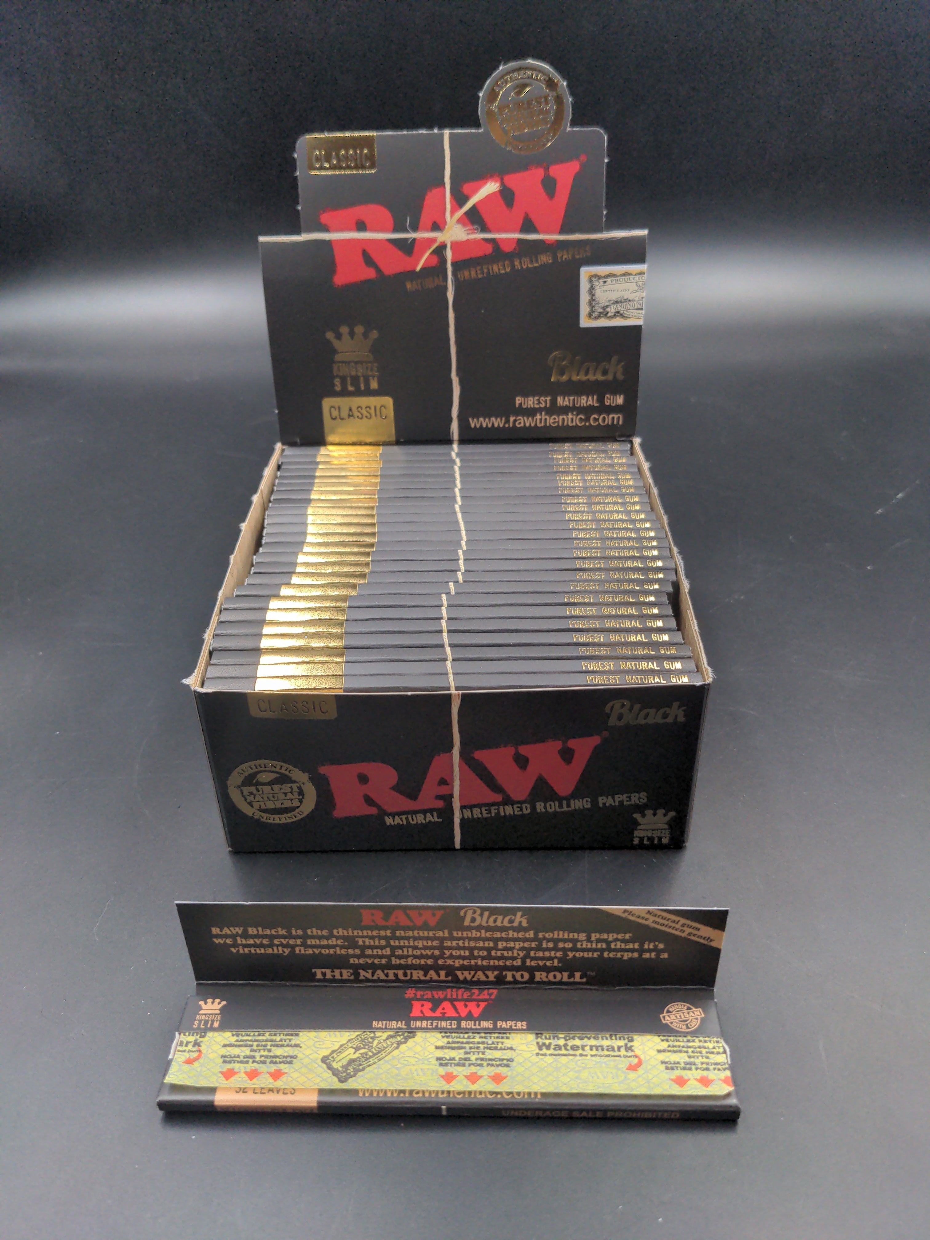 RAW Classic Rolling Papers - King Size Black